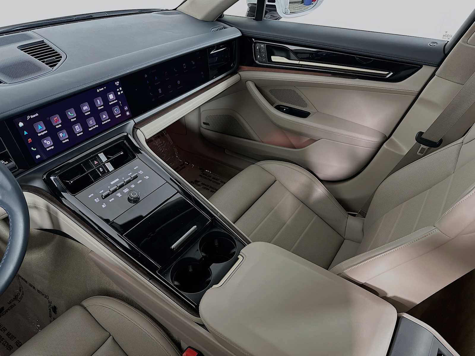 Certified 2024 Porsche Panamera 4 AWD/4WD image 24