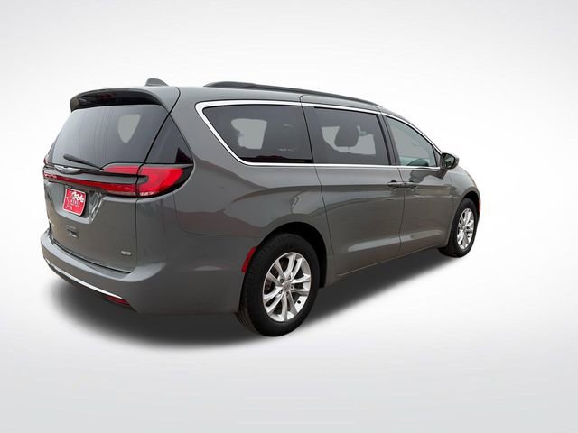 Used 2022 Chrysler Pacifica Touring AWD/4WD image 9
