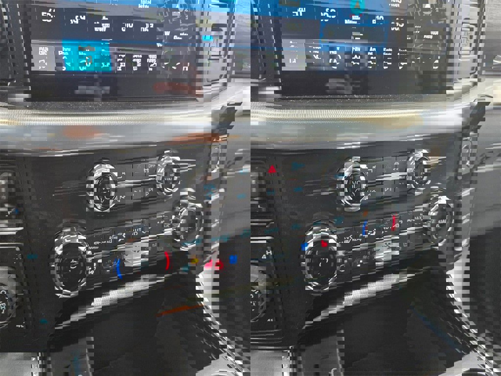 New 2025 Ford F150 Lariat w/ Equipment Group 501A Mid image 16