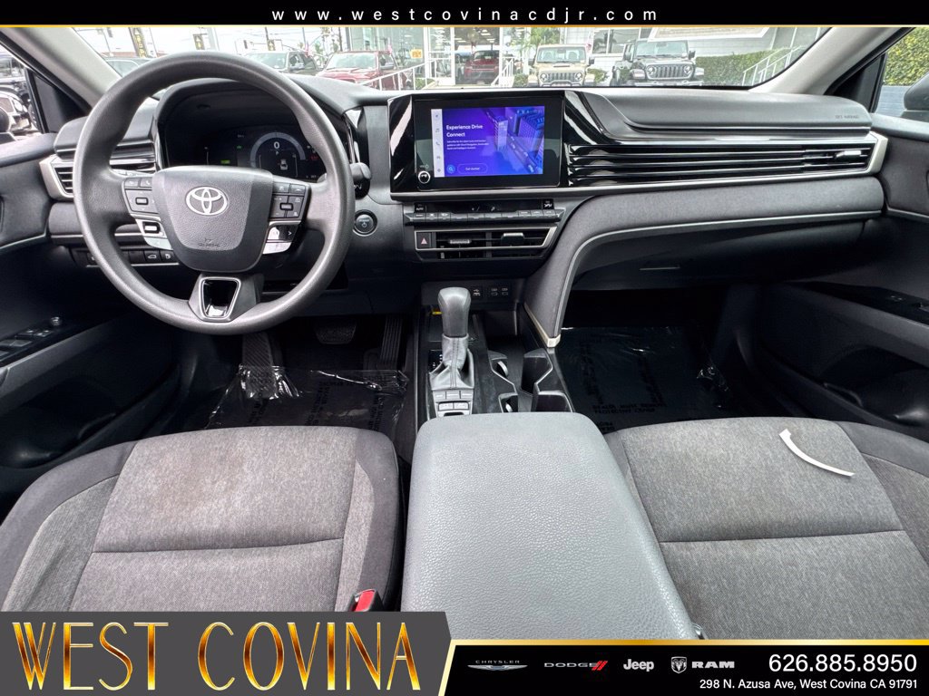Used 2025 Toyota Camry LE FWD image 31