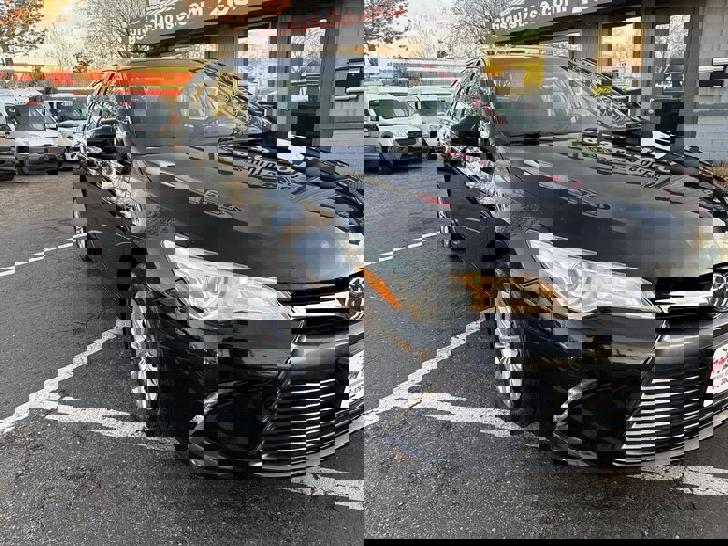 Used 2016 Toyota Camry LE image 14