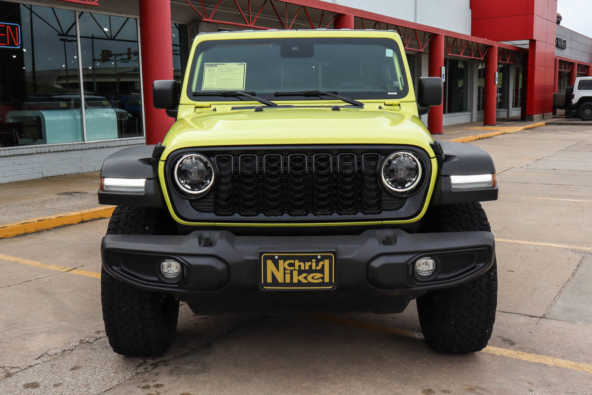 Used 2024 Jeep Wrangler Willys AWD/4WD image 3