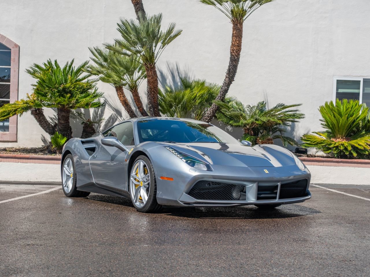 Used 2018 Ferrari 488 GTB image 3