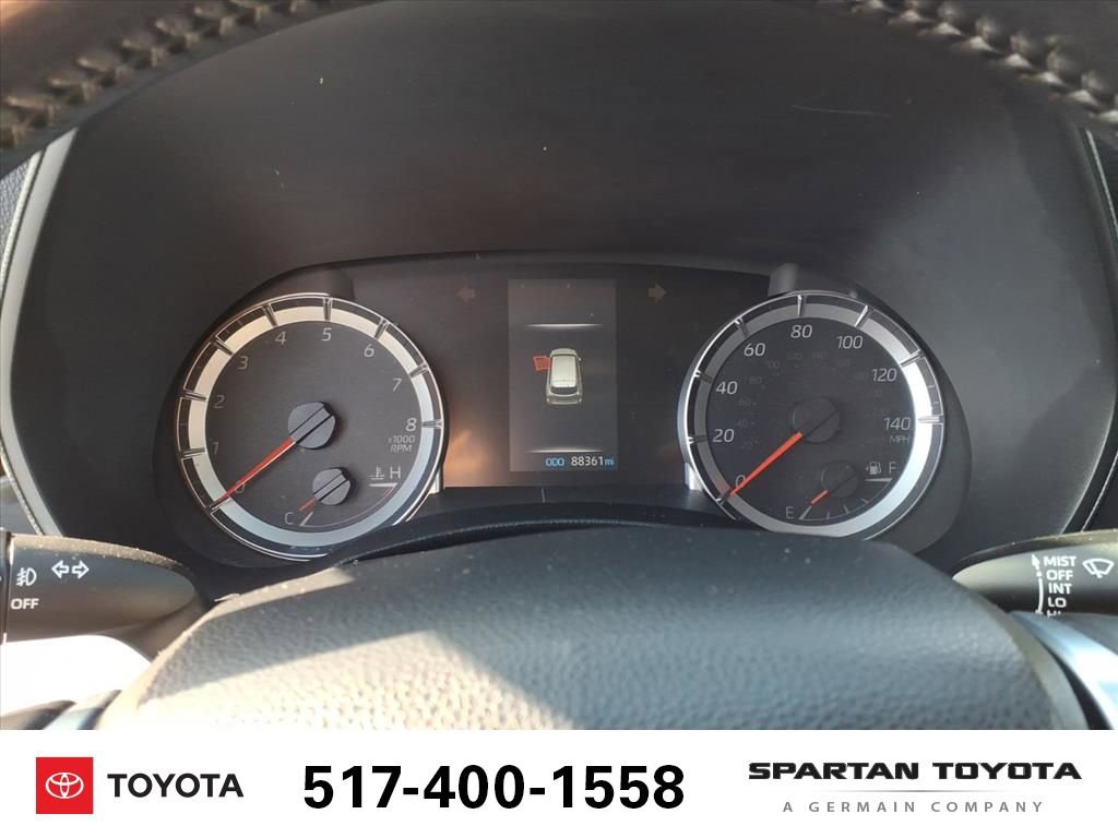 Used 2021 Toyota Highlander LE image 18