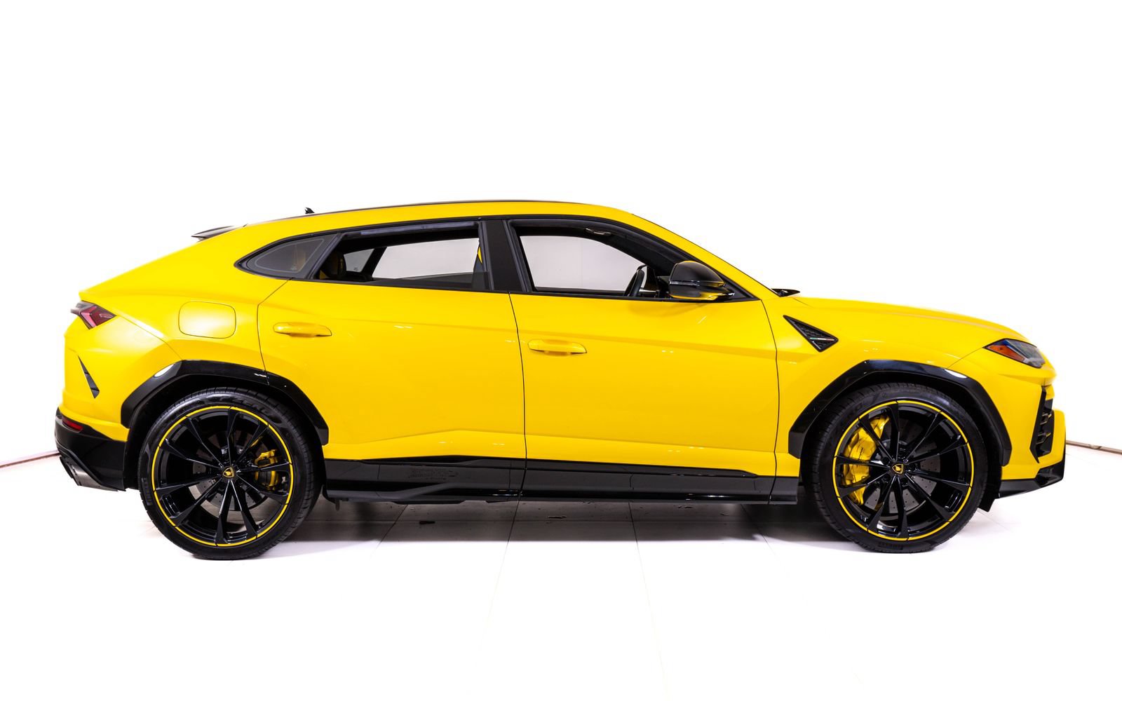 Used 2021 Lamborghini Urus AWD/4WD image 6