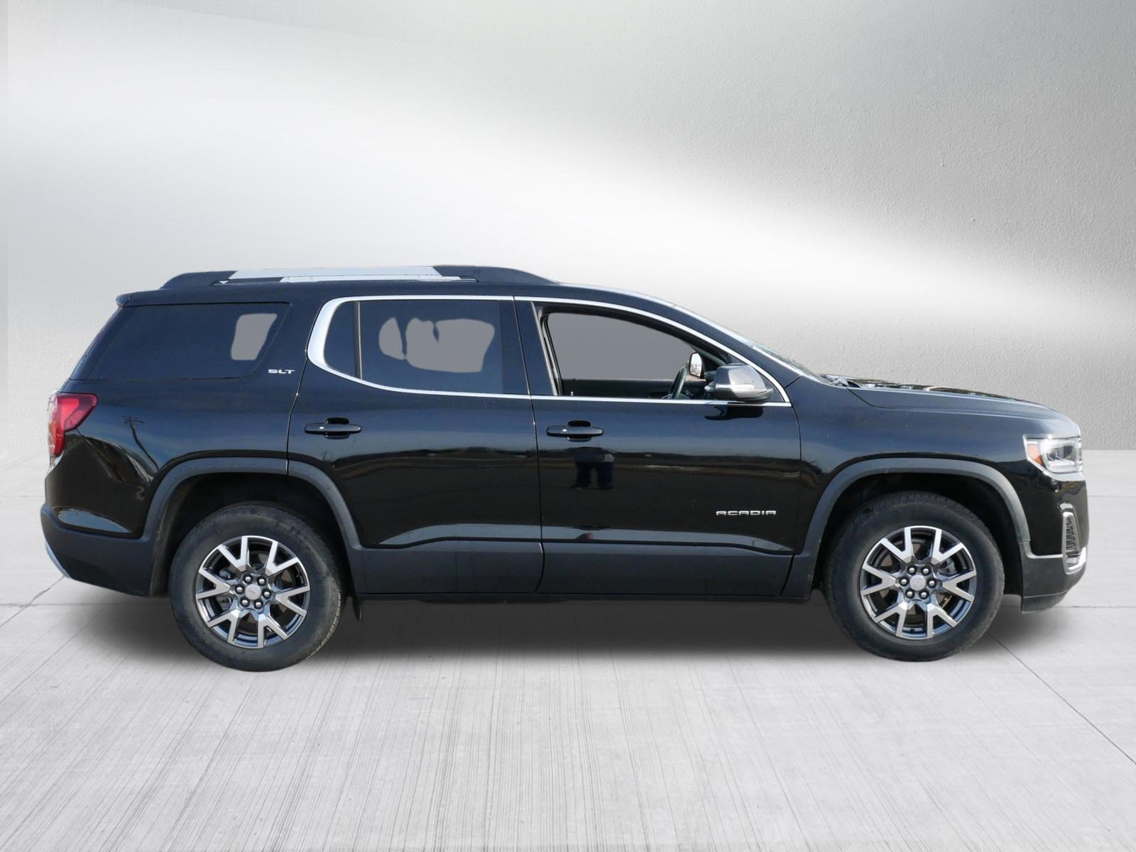 Used 2023 GMC Acadia SLT w/ Preferred Package image 8