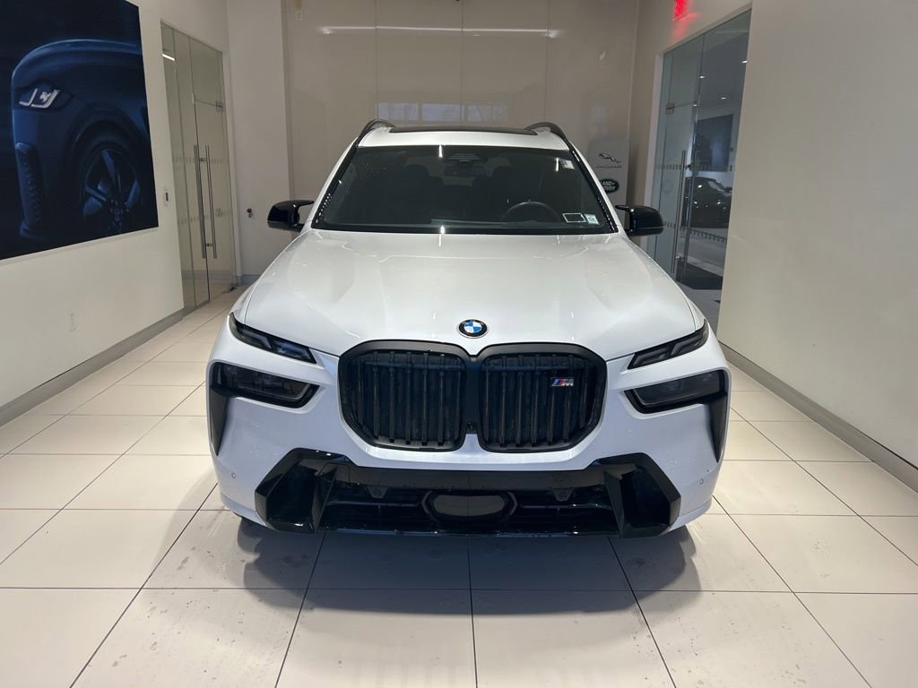 Used 2024 BMW X7 M60i w/ Executive Package image 21