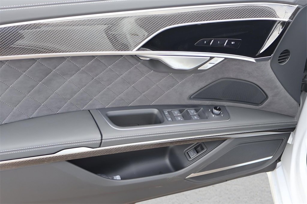 Used 2025 Audi S8 w/ Executive Package image 11