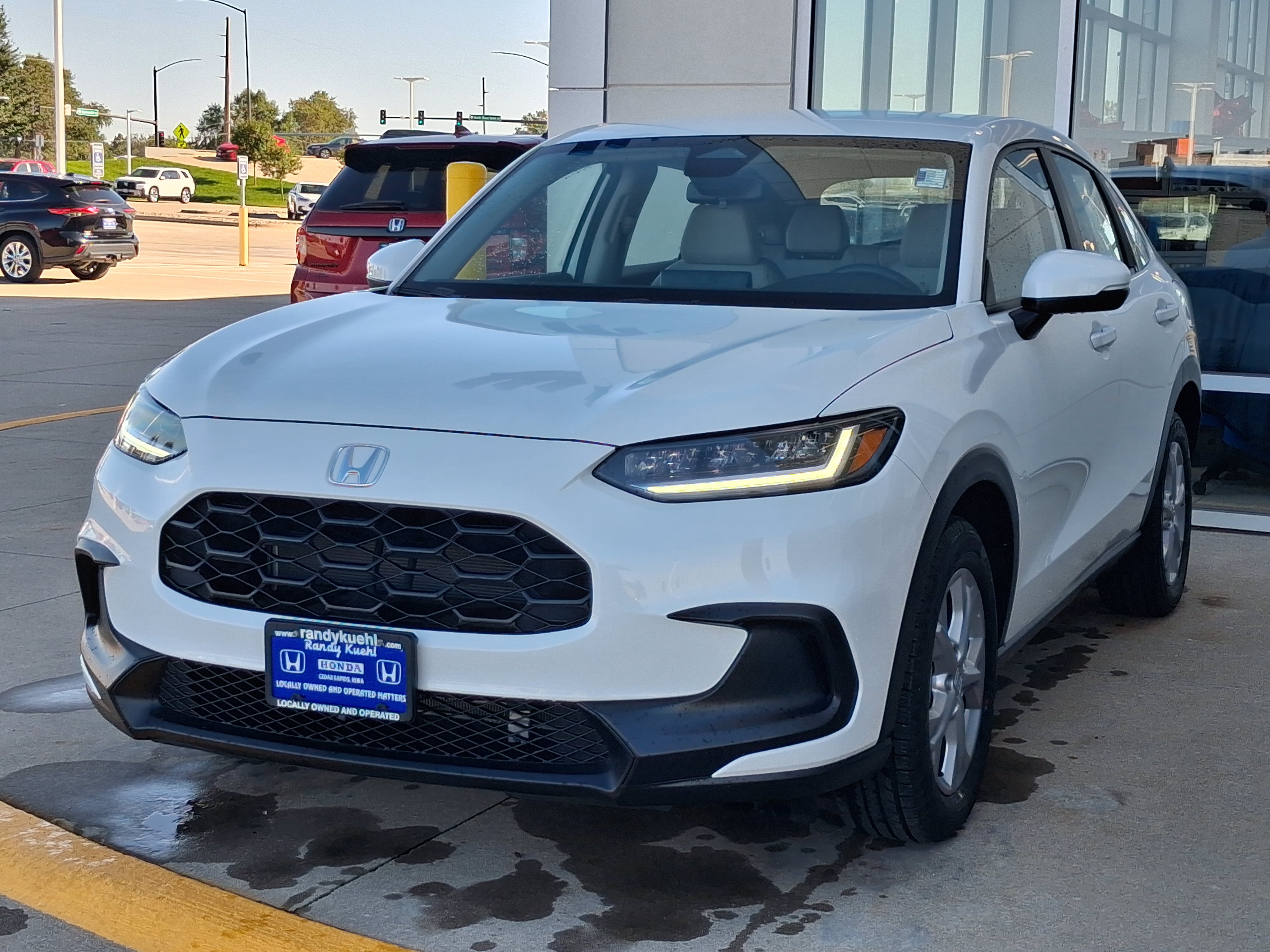 Used 2023 Honda HR-V LX image 3