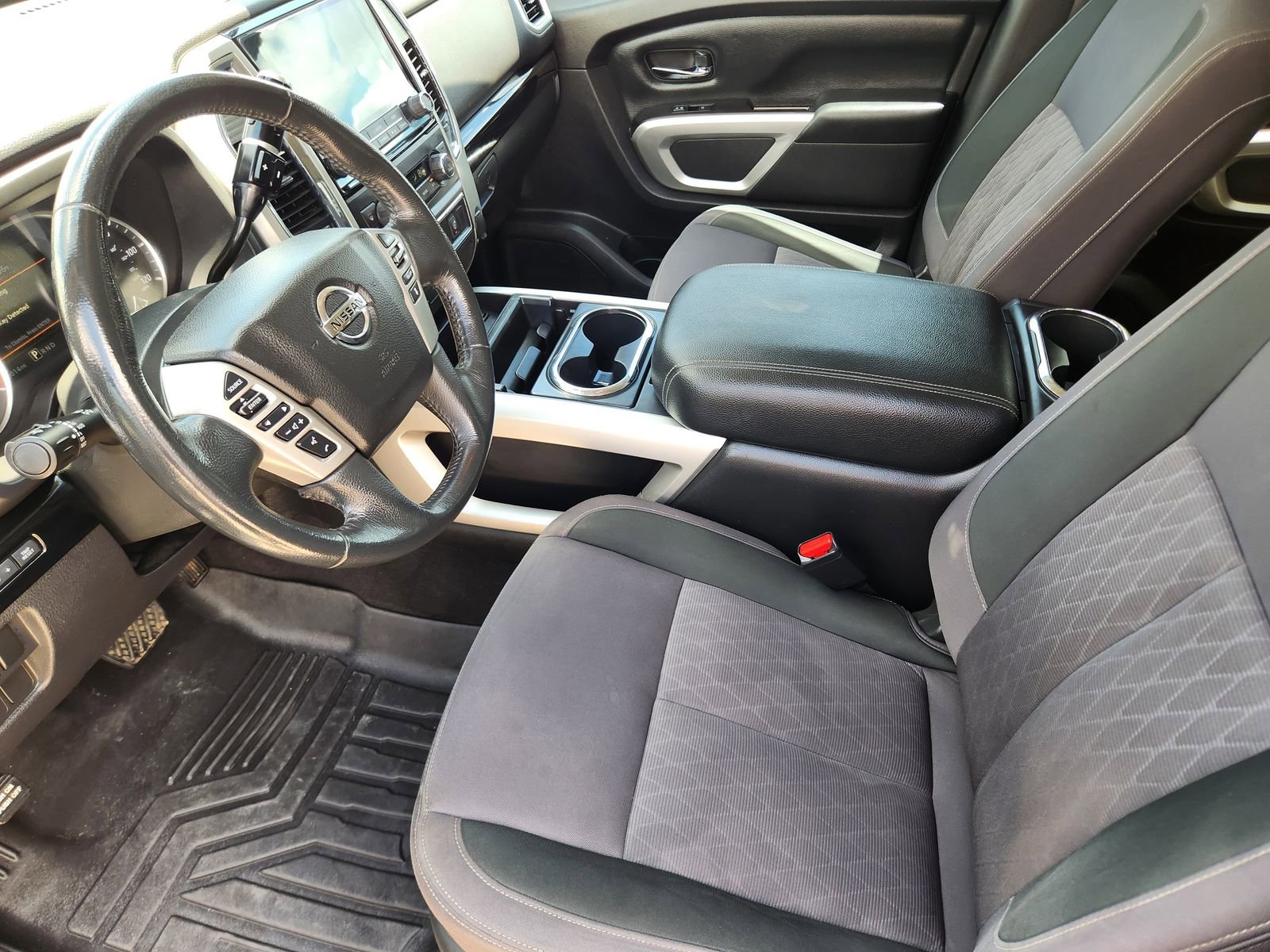 Used 2021 Nissan Titan SV w/ SV Convenience Package AWD/4WD image 15