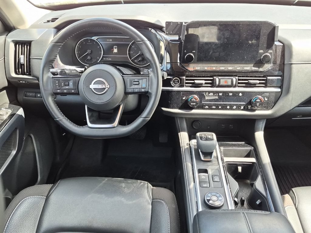 Used 2023 Nissan Pathfinder SL AWD/4WD image 14