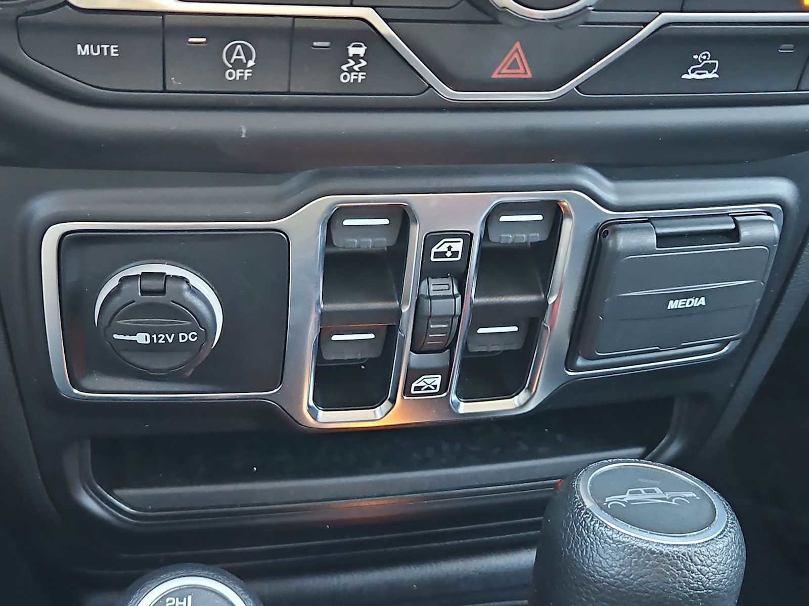 Used 2022 Jeep Gladiator Sport image 28