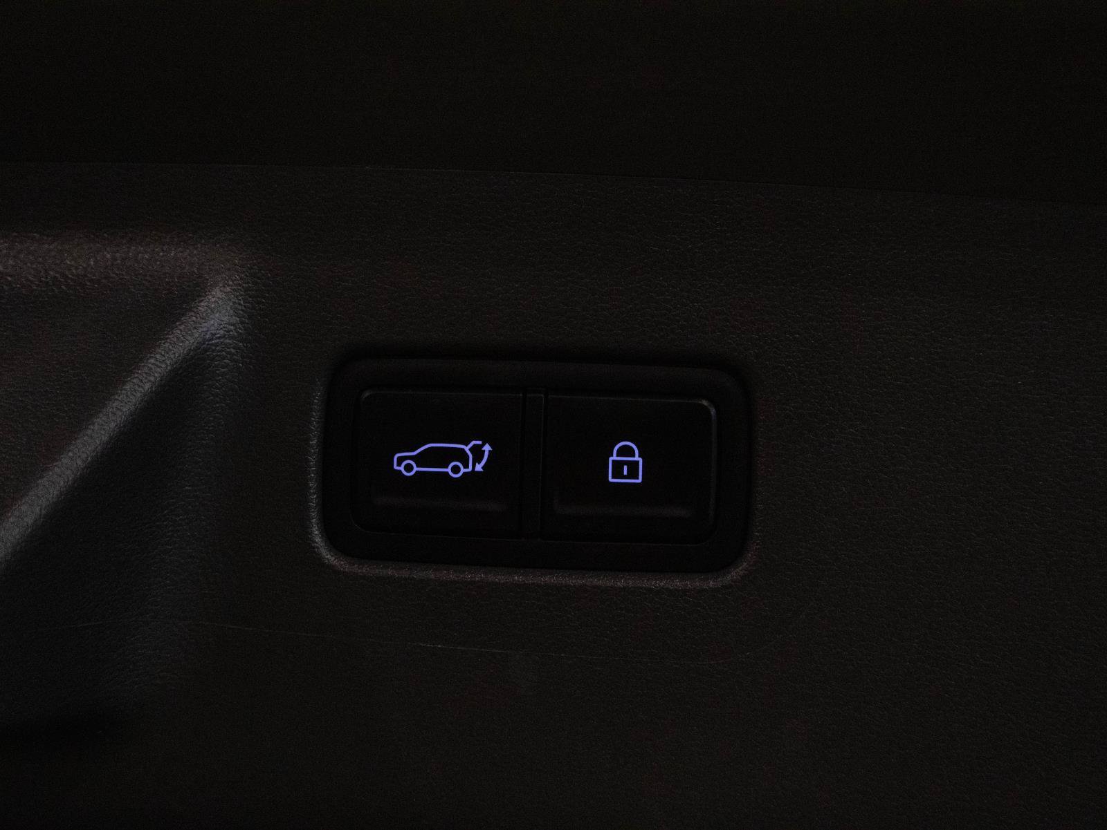 Used 2025 Hyundai Santa Fe SEL FWD image 24