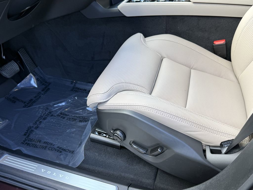 New 2026 Volvo XC90 B5 Ultra w/ Lounge Package AWD/4WD image 16