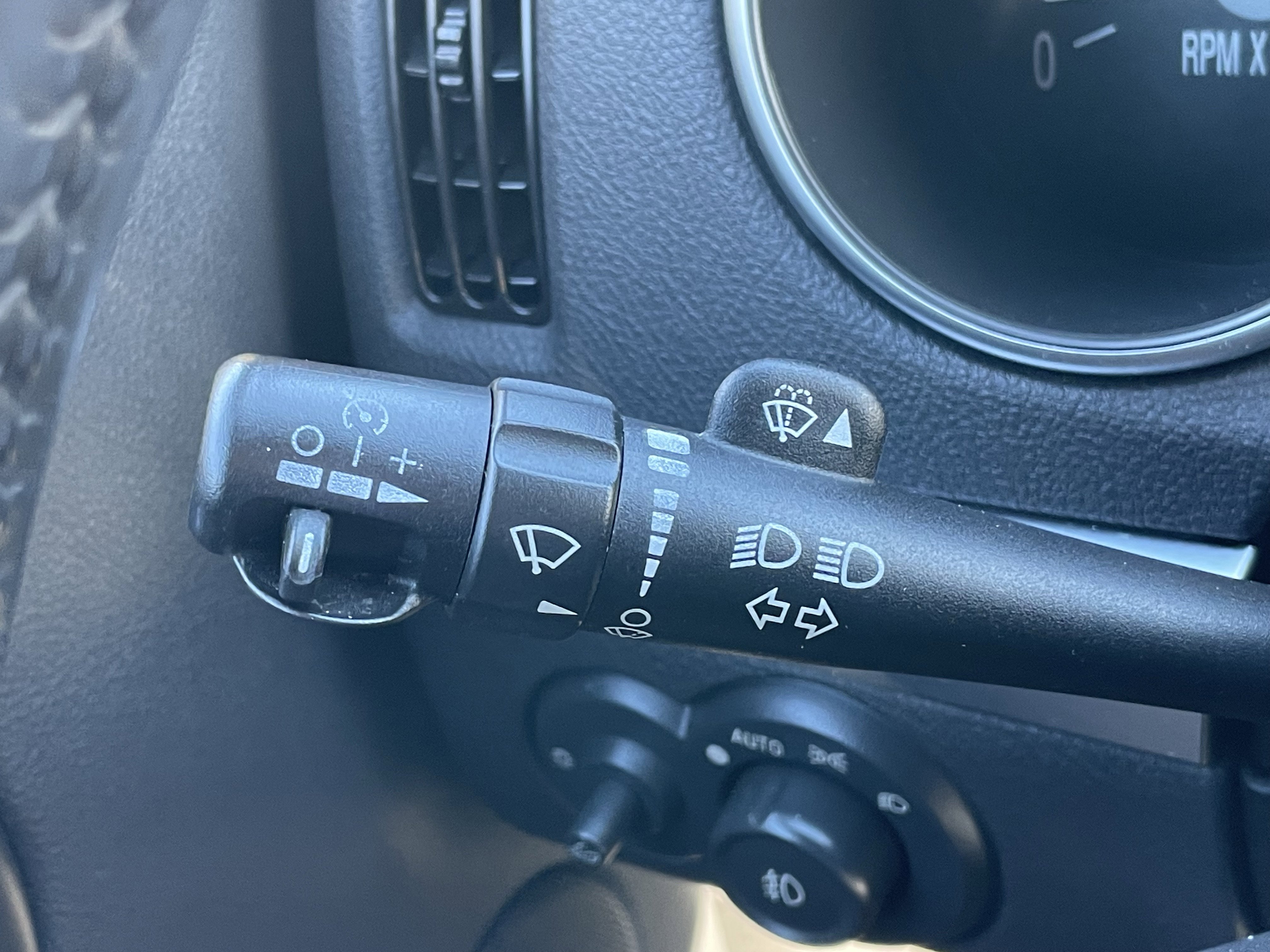 Used 2003 Chevrolet SSR w/ Preferred Equipment Group RWD image 16