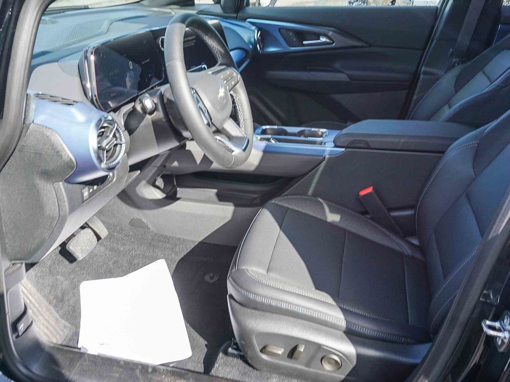 New 2026 Chevrolet Equinox EV LT FWD image 17