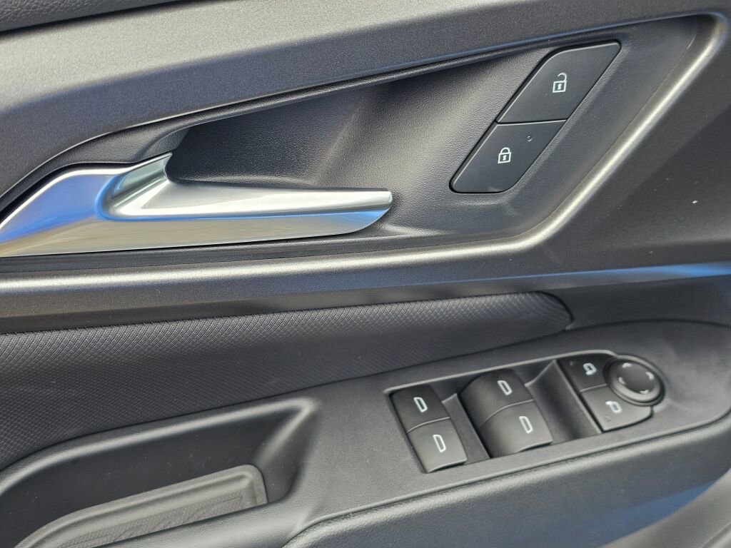 New 2026 Chevrolet Equinox EV LT image 29