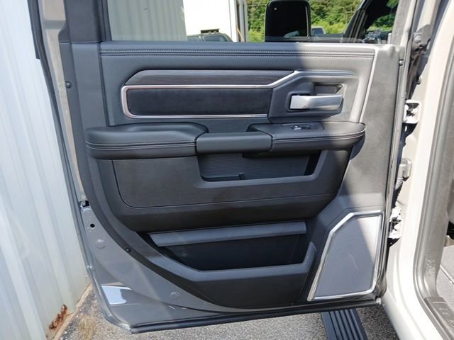 New 2026 RAM 3500 Laramie AWD/4WD image 22