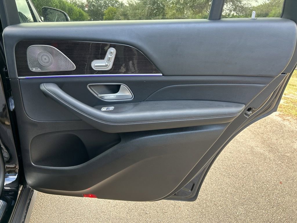 Used 2023 Mercedes-Benz GLS 450 4MATIC image 45