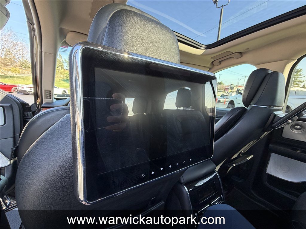 Used 2020 Lincoln Aviator Reserve w/ Equipment Group 202A image 12