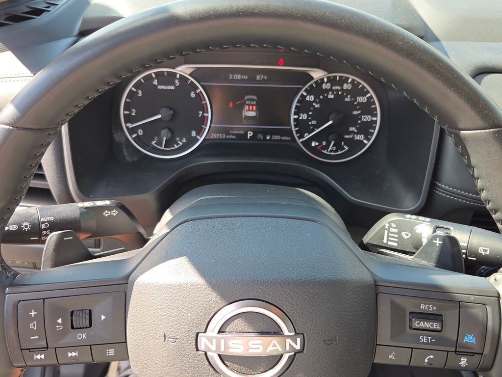 Used 2025 Nissan Rogue SV image 21