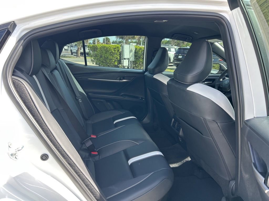 Used 2025 Toyota Camry SE w/ Convenience Package image 44