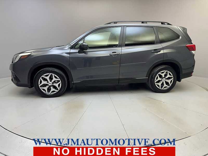 Used 2023 Subaru Forester Premium AWD/4WD image 2