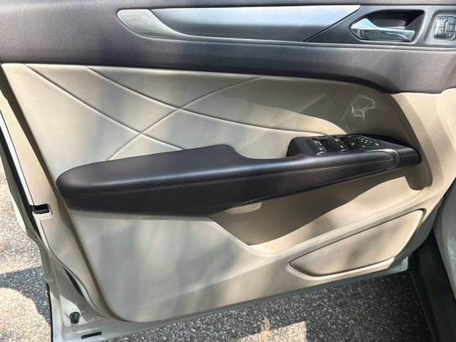 Used 2017 Lincoln MKC Premiere FWD image 11