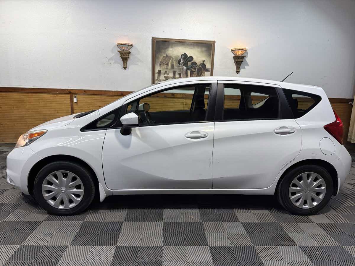 Used 2015 Nissan Versa Note SV image 2