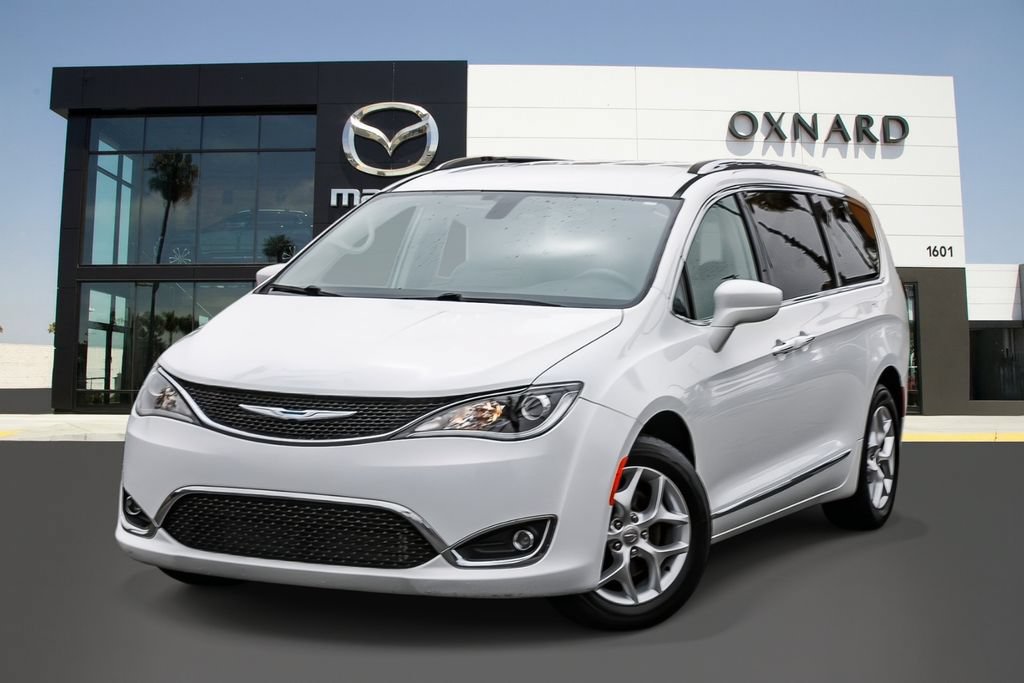 Used 2018 Chrysler Pacifica Touring-L w/ Tire & Wheel Group