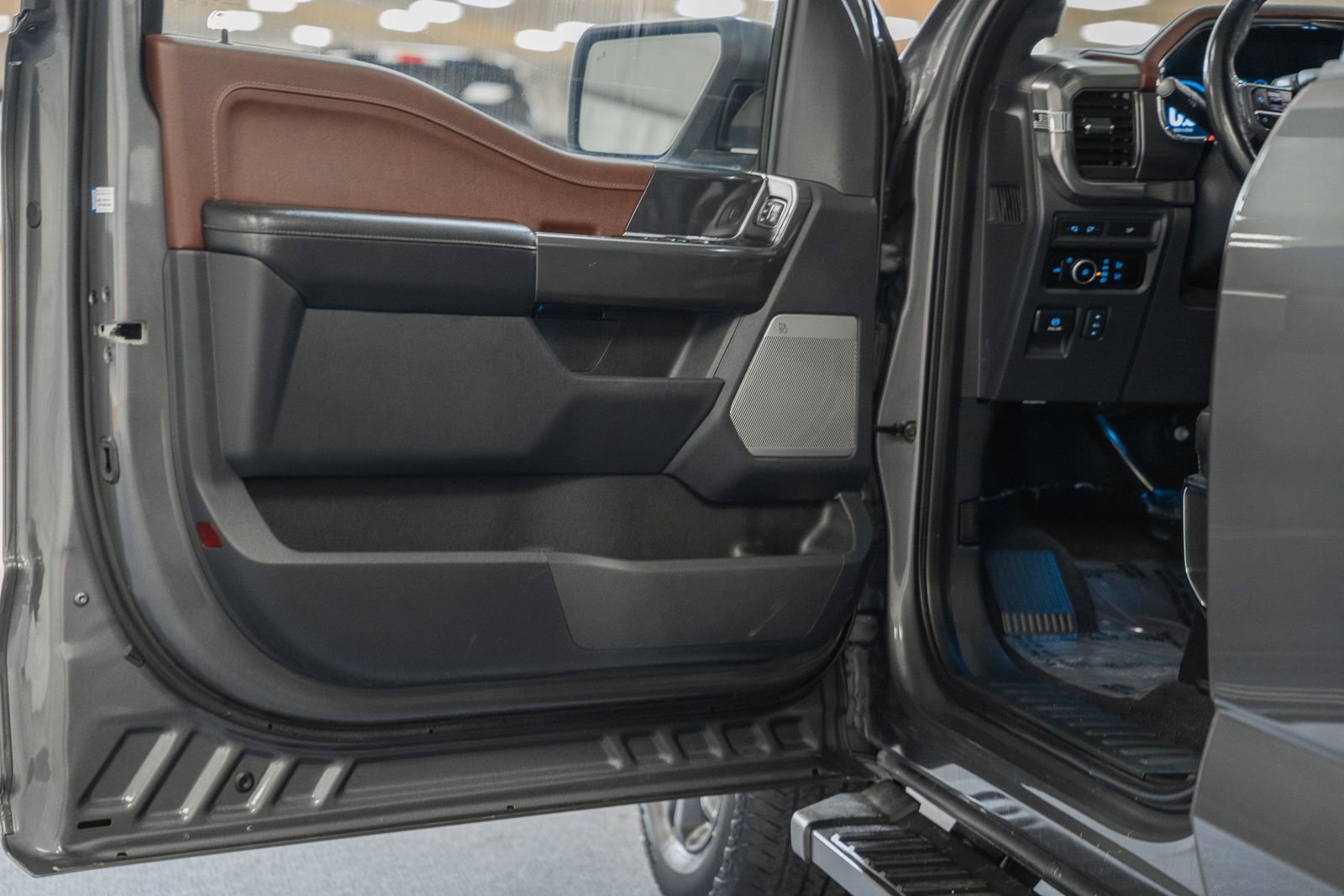 Certified 2023 Ford F150 Lariat w/ Equipment Group 502A High image 51