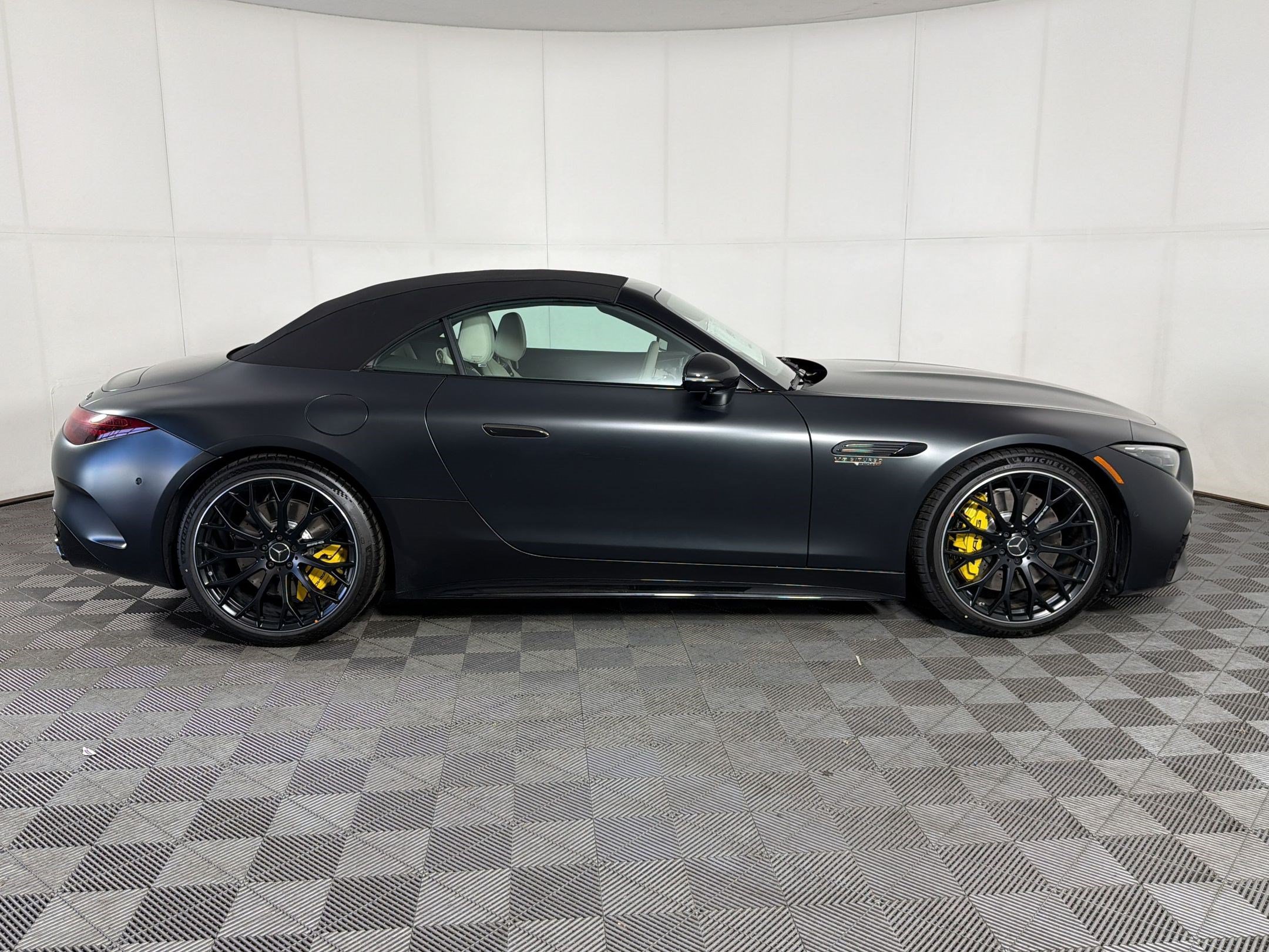 New 2027 Mercedes-Benz SL 55 AMG 4MATIC image 8