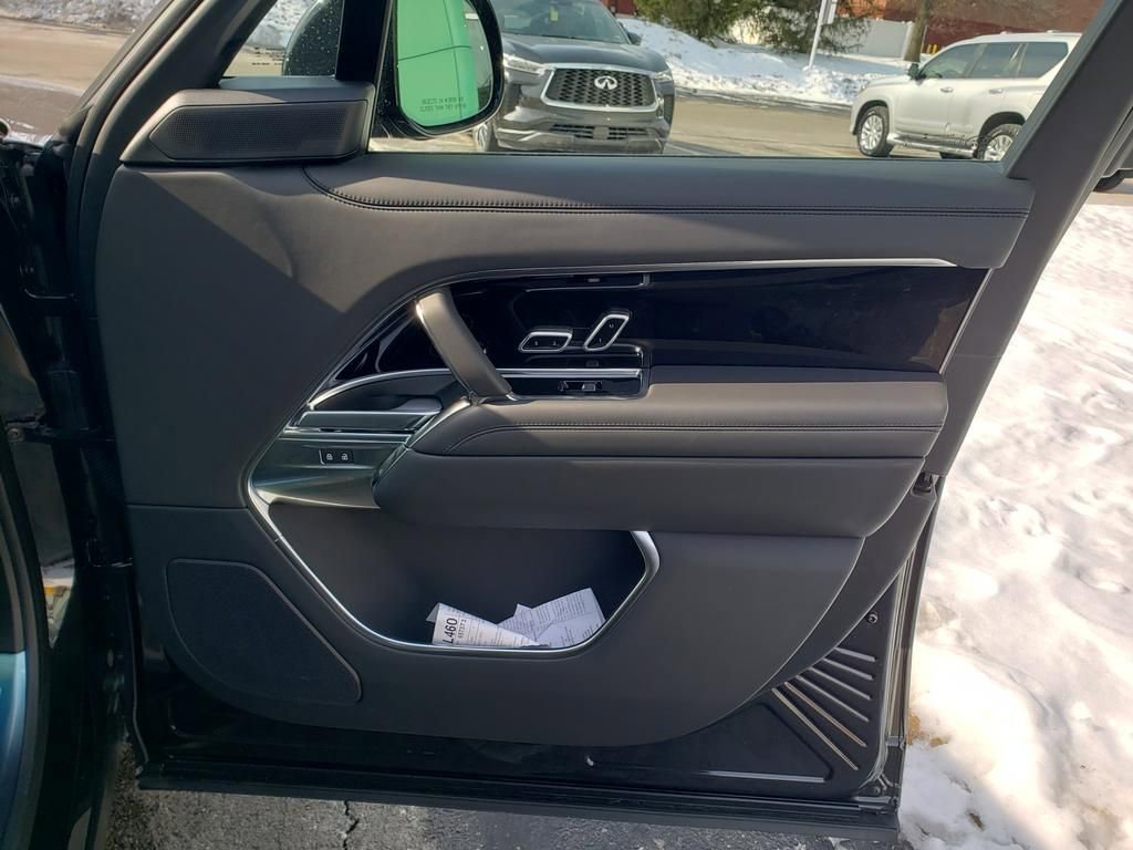 New 2026 Land Rover Range Rover SE image 18