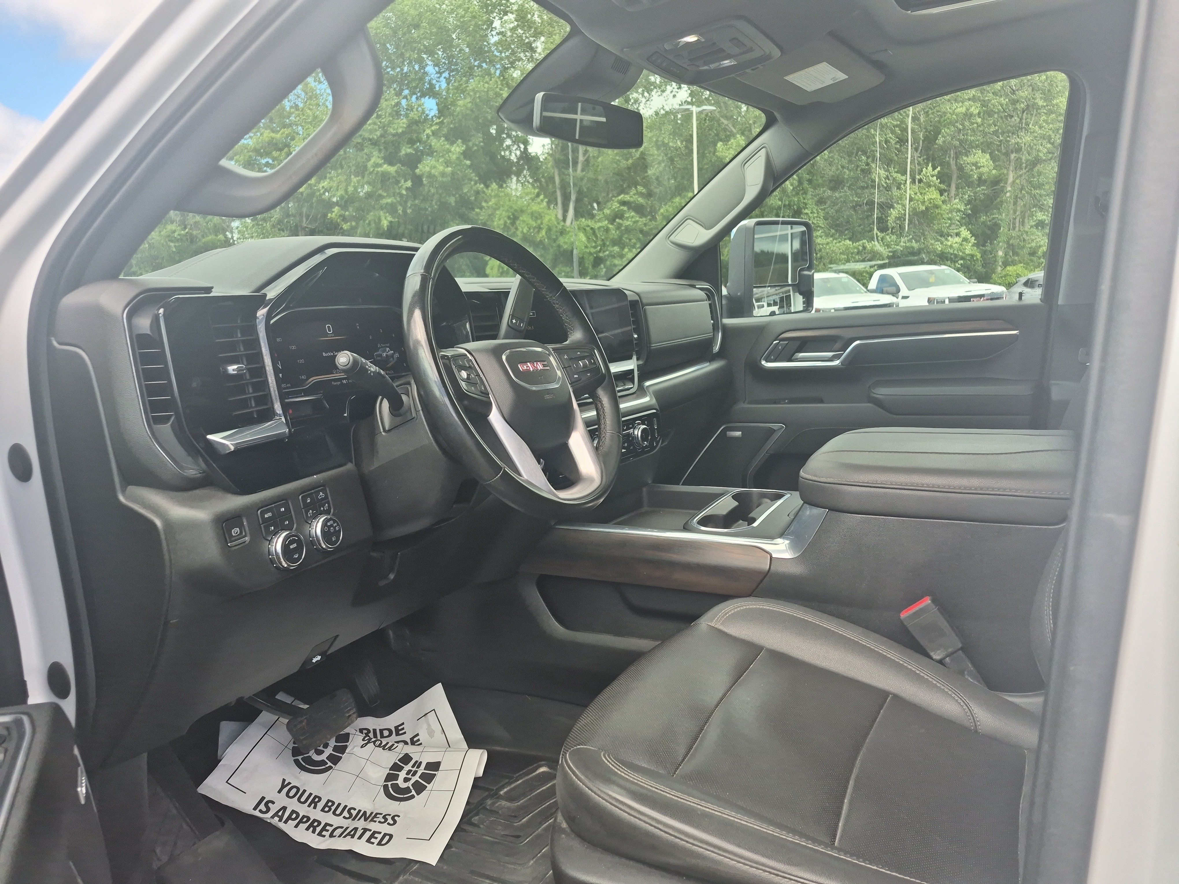 Used 2024 GMC Sierra 2500 SLT w/ SLT Premium Package AWD/4WD image 9