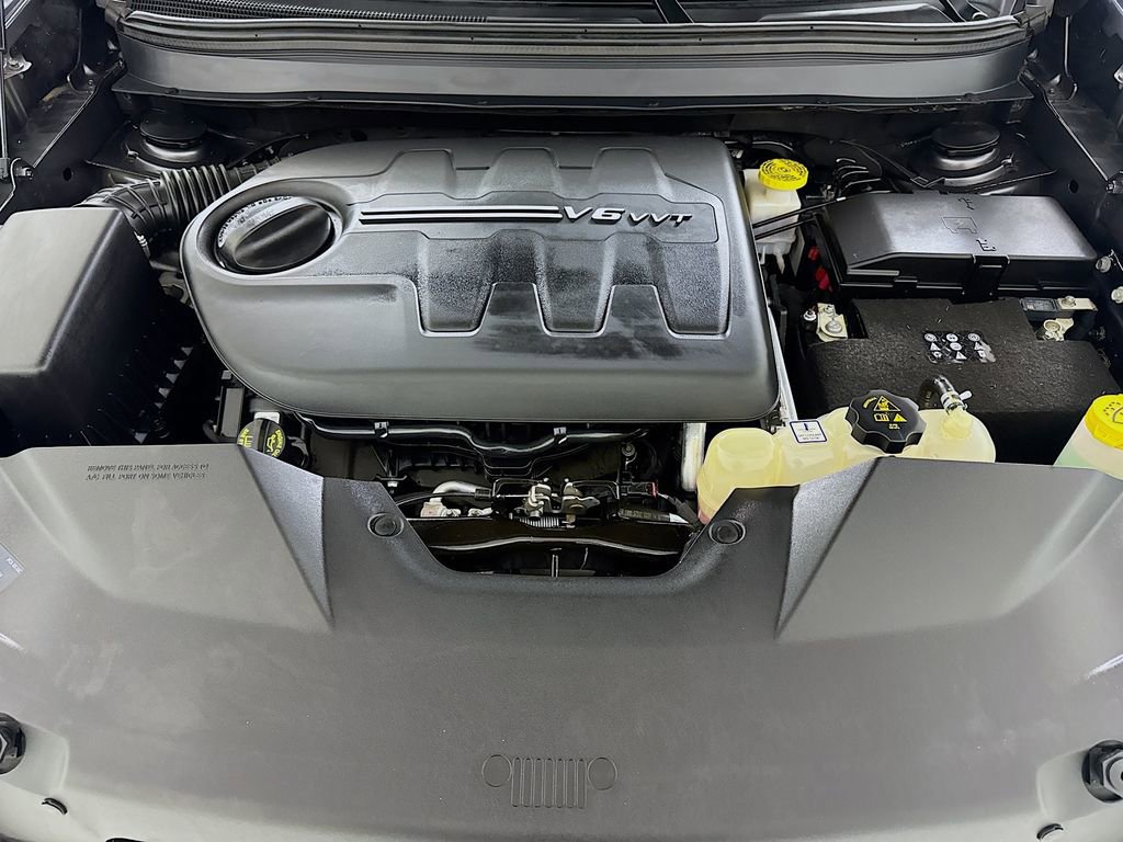 Used 2021 Jeep Cherokee Latitude Lux w/ Comfort/Convenience Group image 27