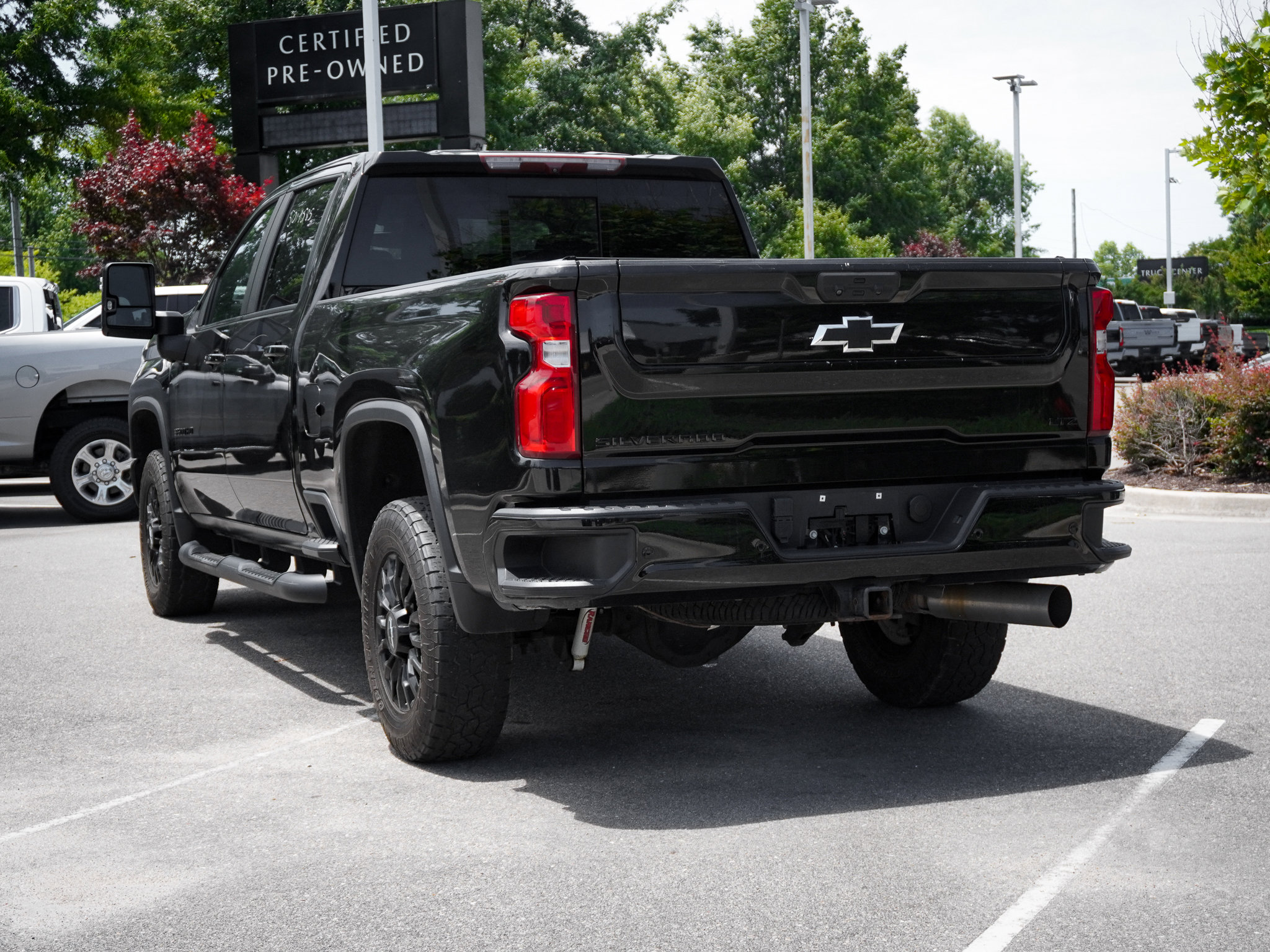 Used 2023 Chevrolet Silverado 3500 LTZ w/ LTZ Plus Package AWD/4WD image 10