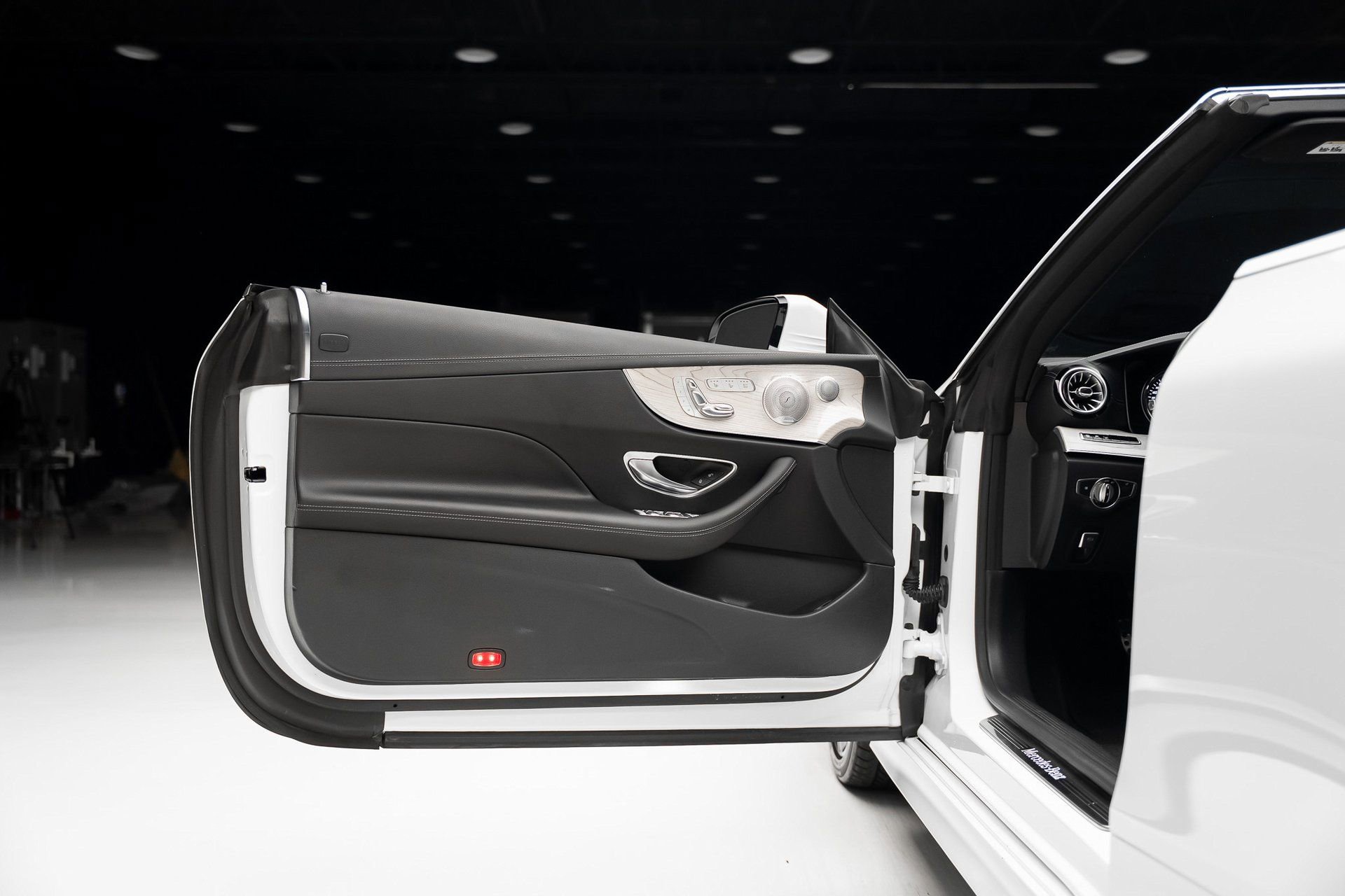 Used 2019 Mercedes-Benz E 450 4MATIC Cabriolet image 58