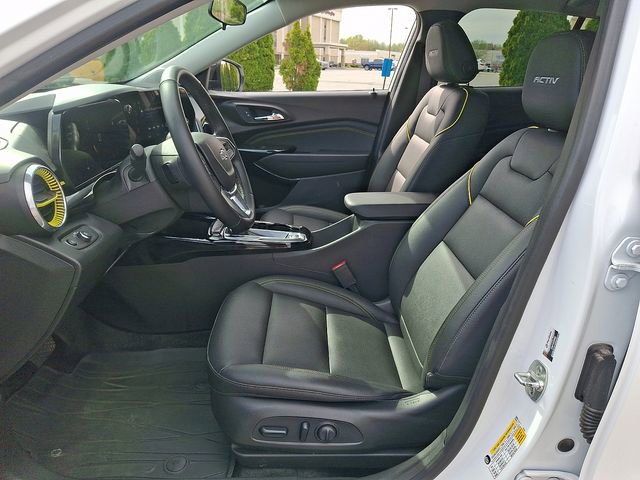 Used 2024 Chevrolet Trax ACTIV w/ Driver Confidence Package image 14