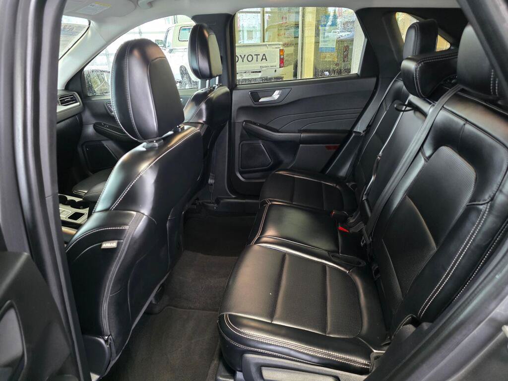 Used 2024 Ford Escape Platinum AWD/4WD image 37