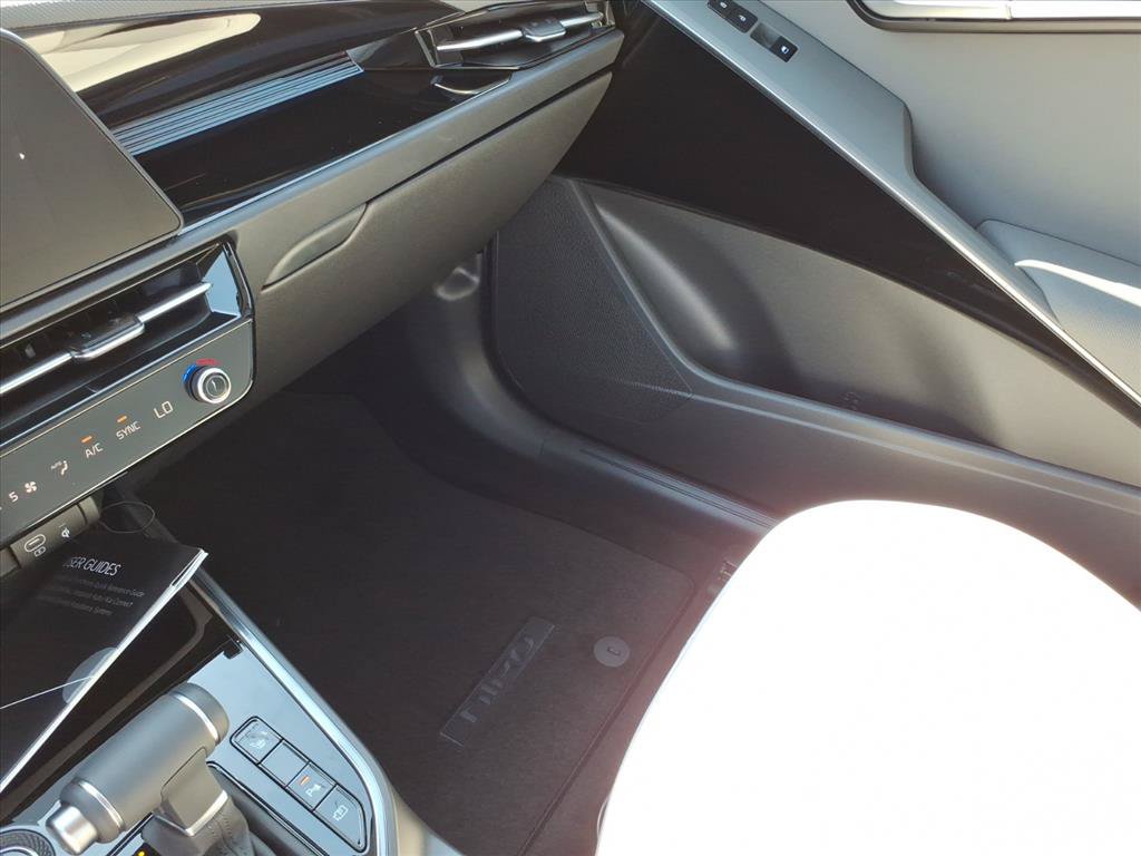 New 2026 Kia Niro EX FWD image 26
