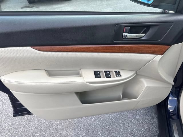 Used 2014 Subaru Outback 2.5i Limited AWD/4WD image 15