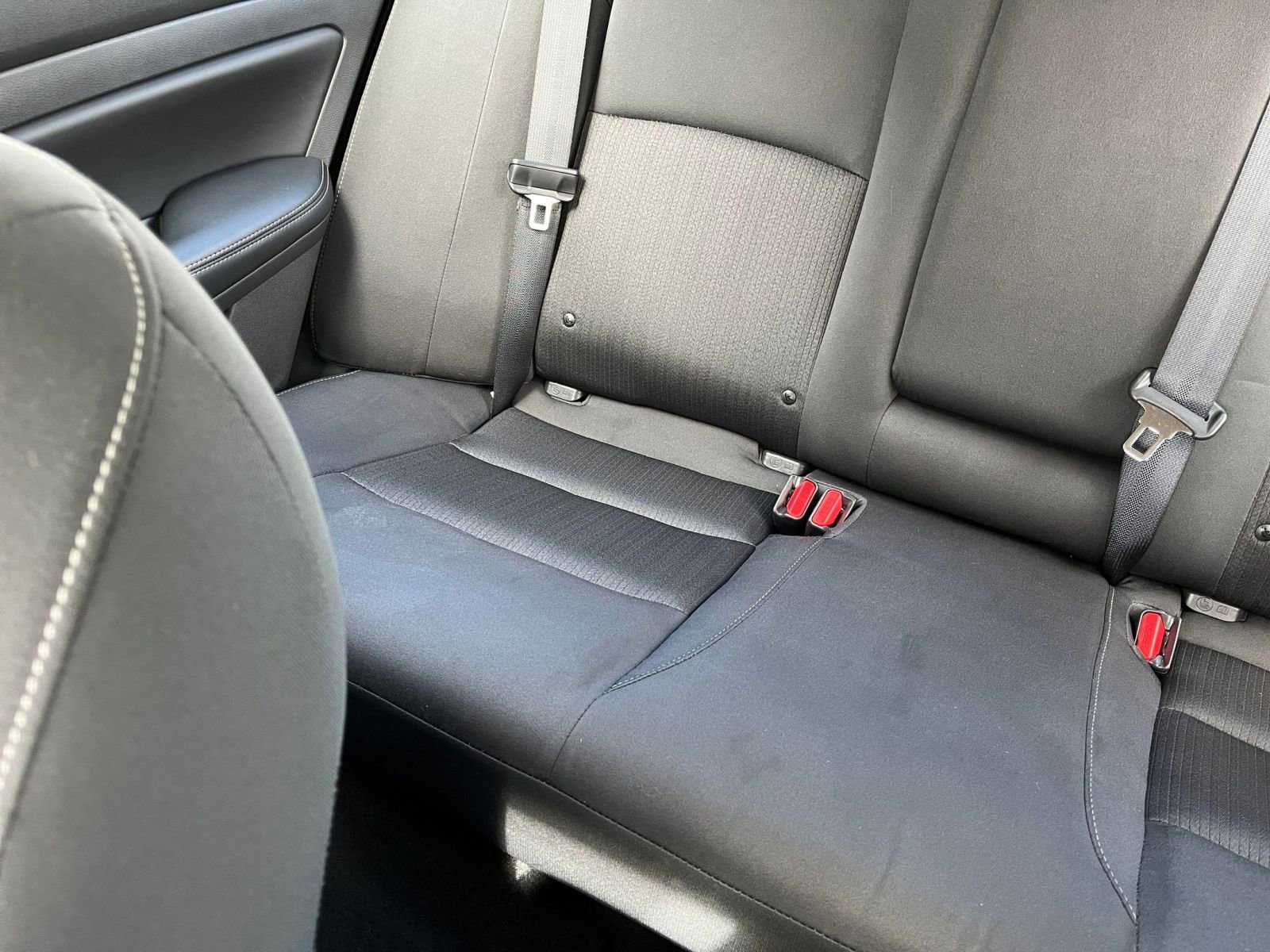 Used 2025 Nissan Altima 2.5 SV FWD image 40