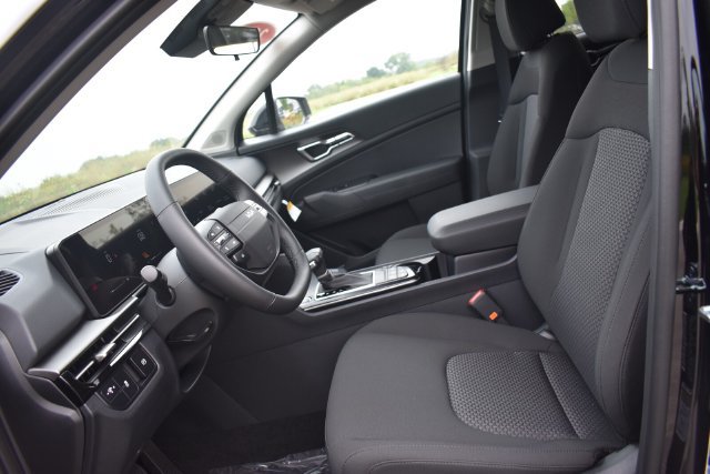 New 2026 Kia Sportage LX w/ LX Convenience Package FWD image 21