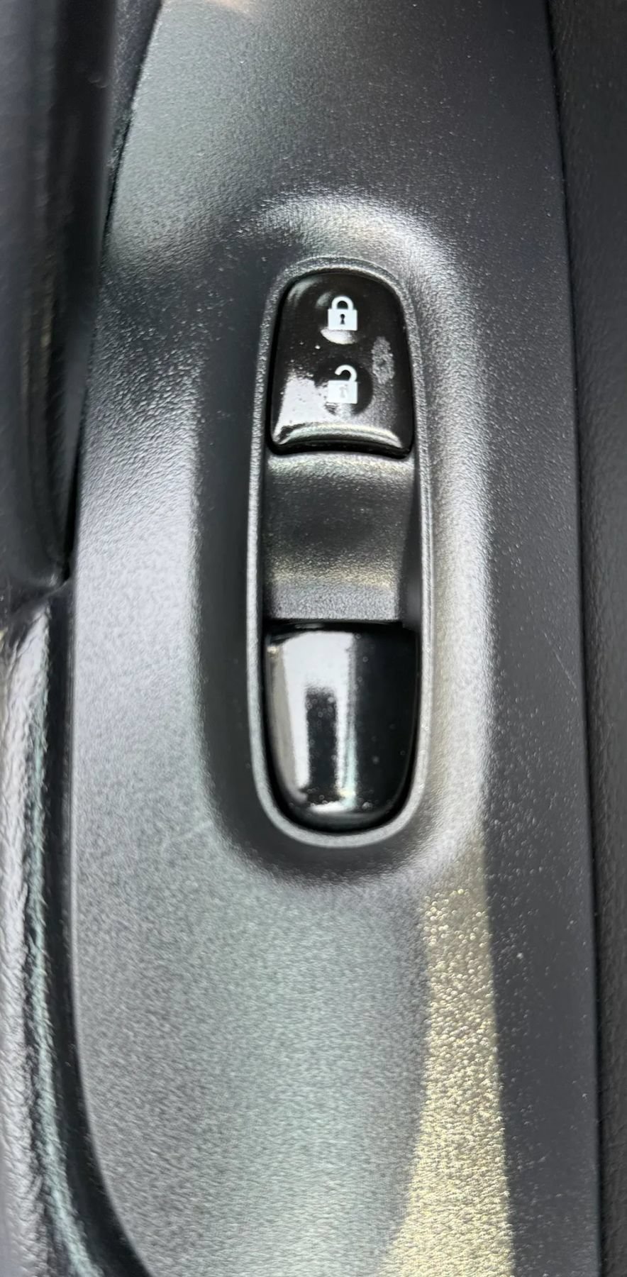 Used 2016 Nissan Rogue S FWD image 34