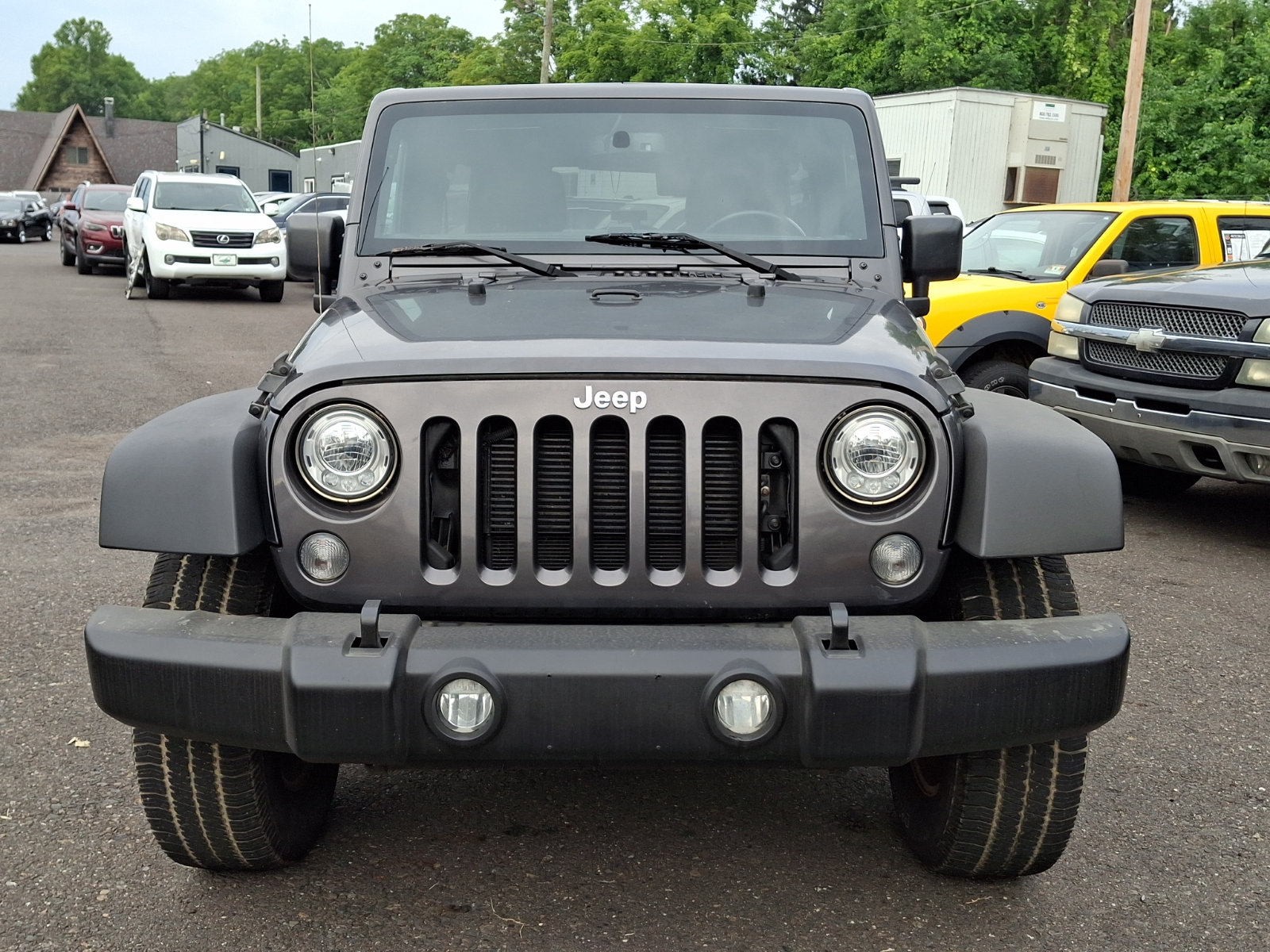 Used 2017 Jeep Wrangler Unlimited Rubicon w/ Connectivity Group AWD/4WD image 2