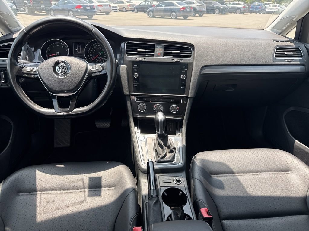Used 2018 Volkswagen Golf SE FWD image 11