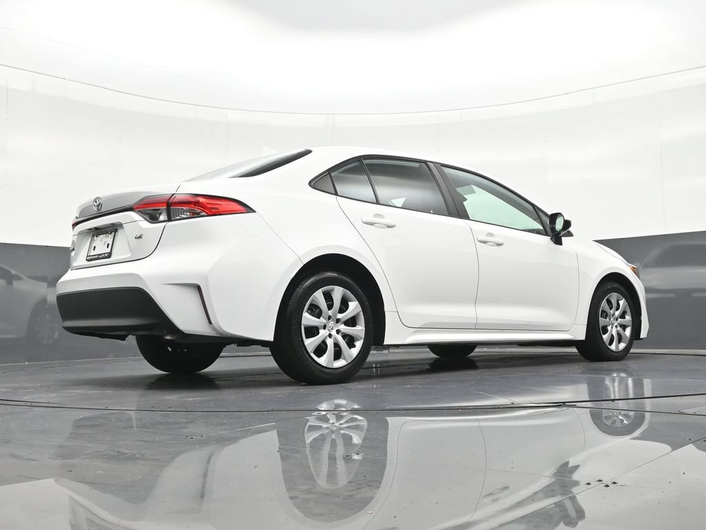 Used 2023 Toyota Corolla LE FWD image 32