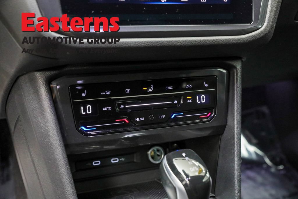 Used 2023 Volkswagen Tiguan SE image 19