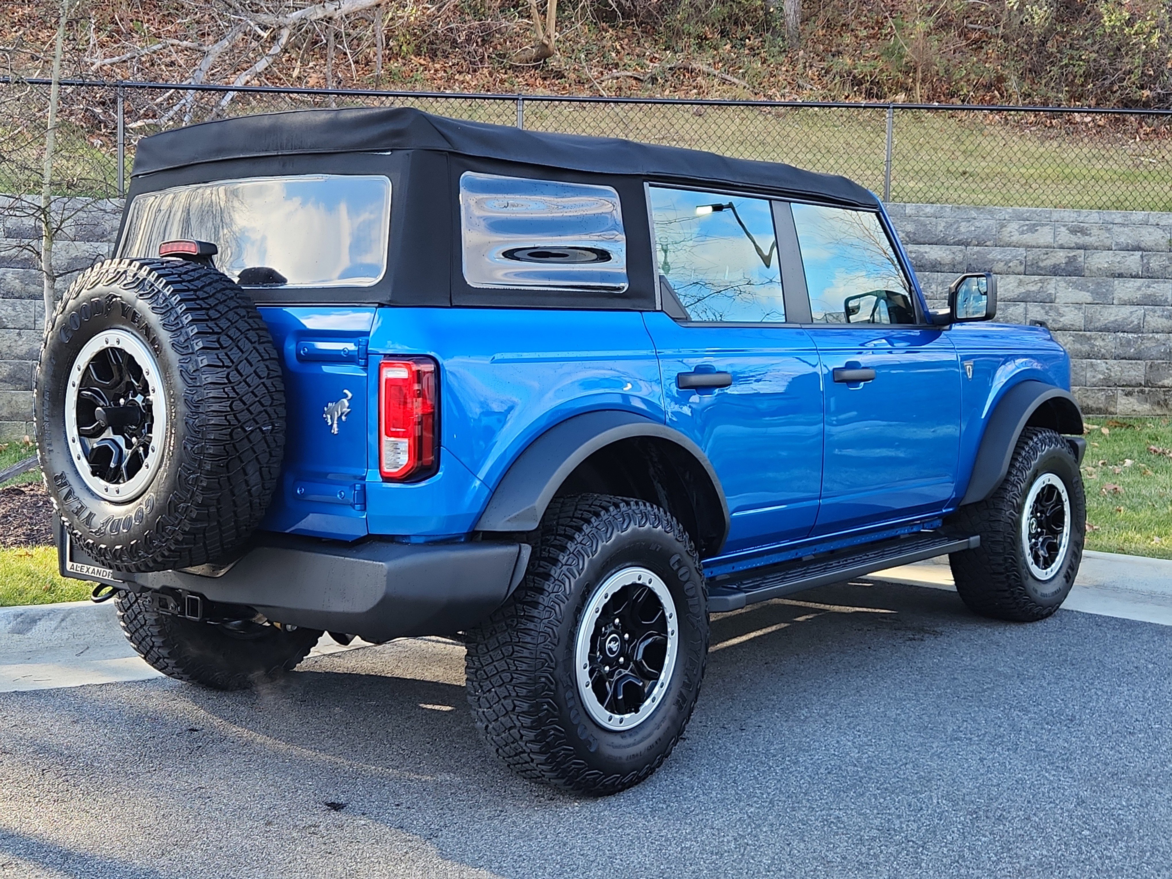 Used 2022 Ford Bronco 4-Door w/ Sasquatch Package image 2