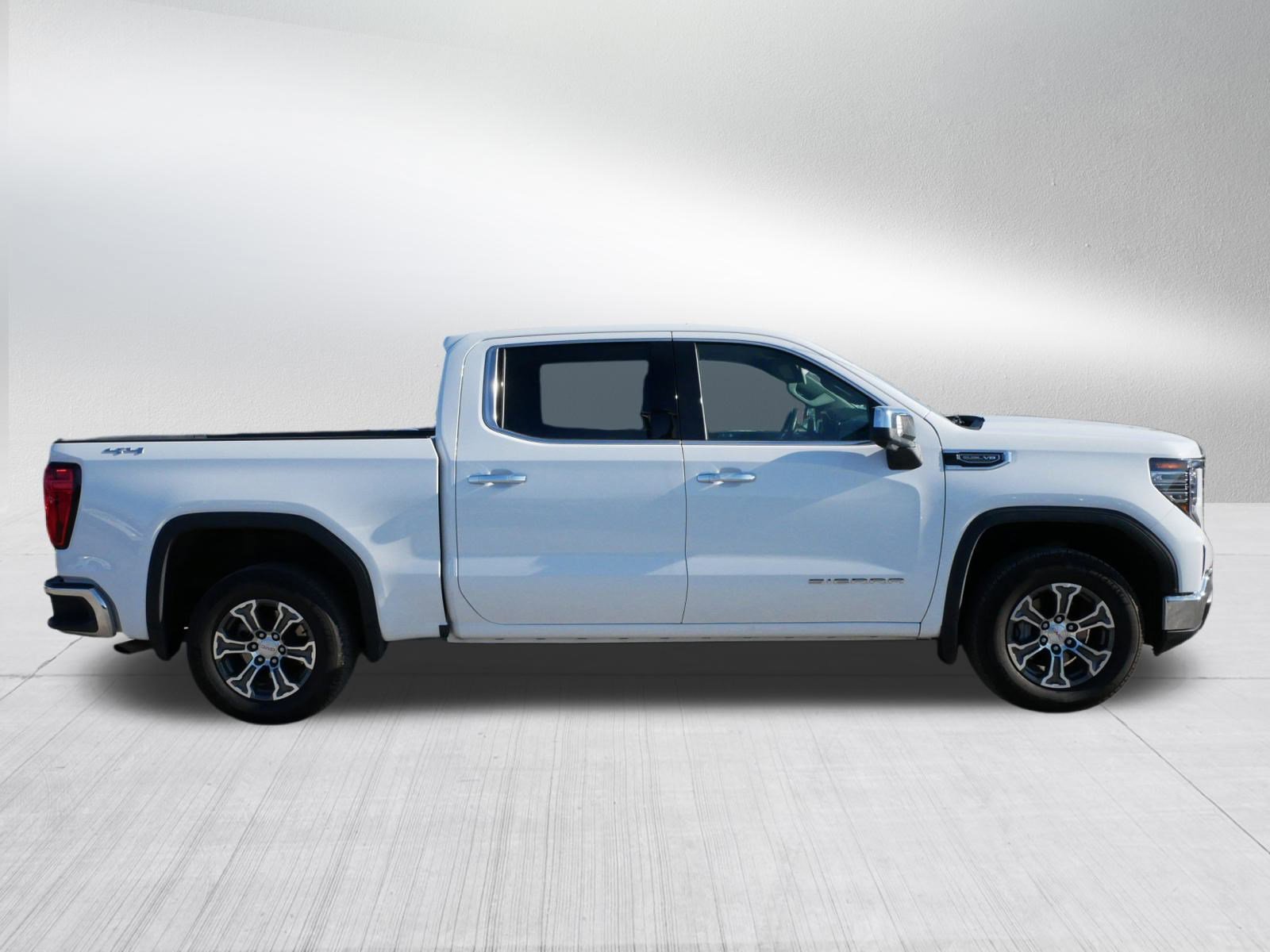 Used 2025 GMC Sierra 1500 SLT AWD/4WD image 8